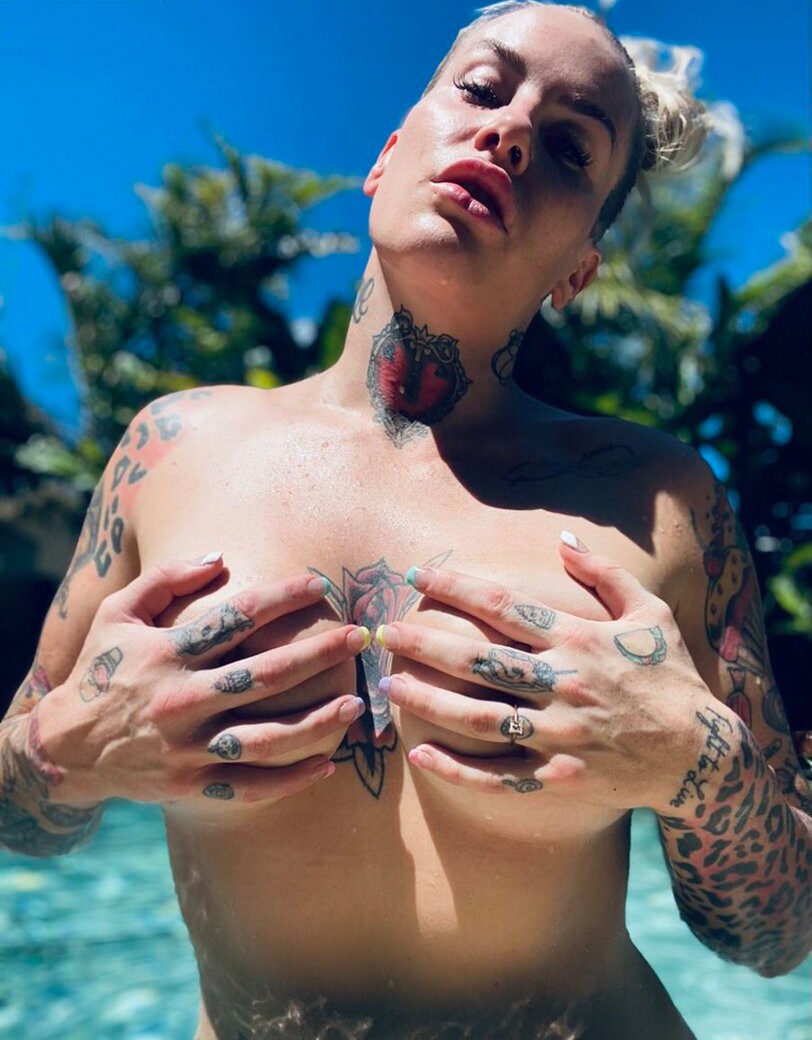 Bec Rodriguez (Rawlings) Nackt. Fotografie - 9