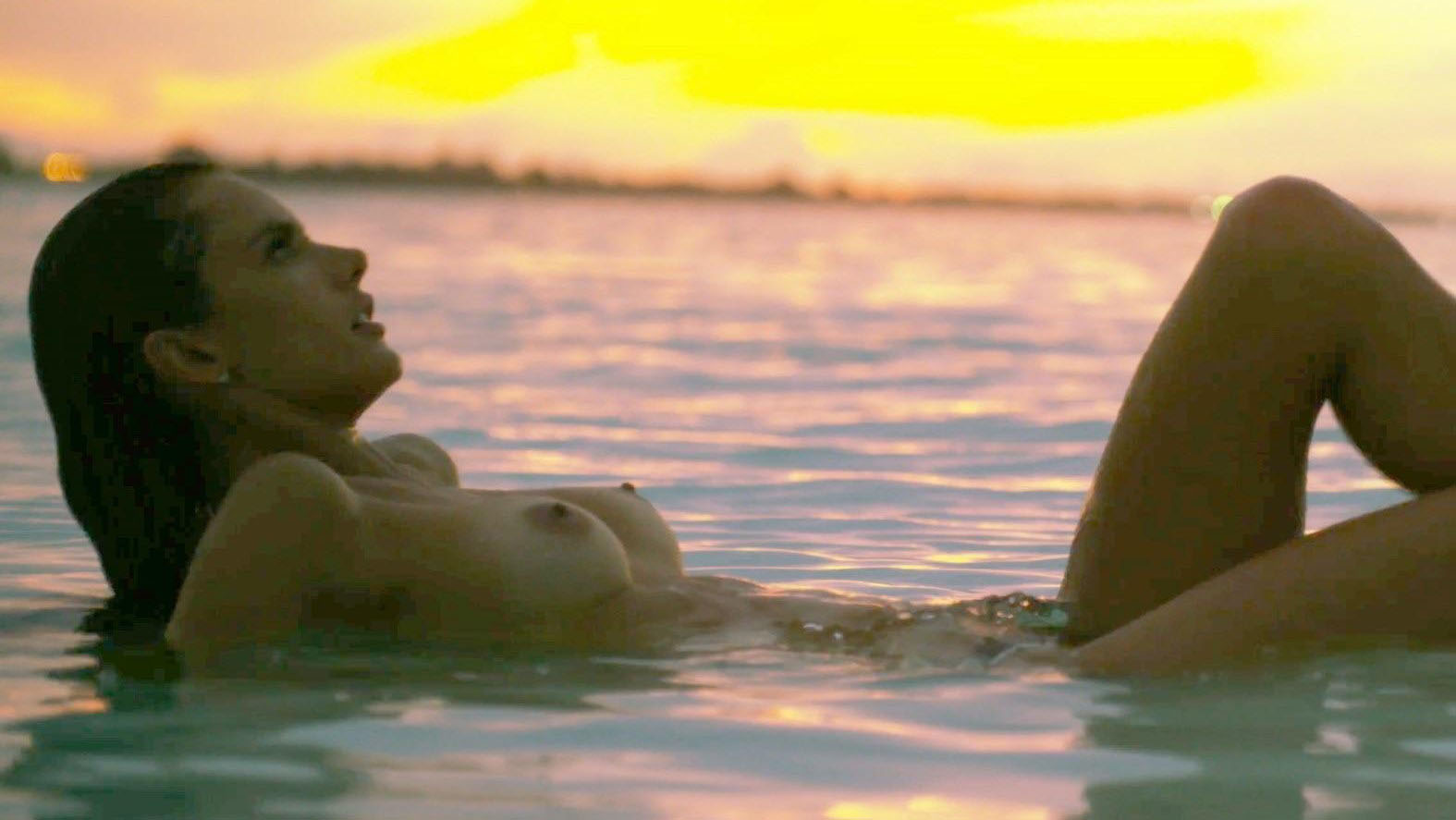 Alessandra Ambrosio Nackt. Fotografie - 6