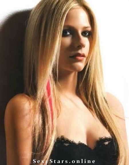 Avril Lavigne nahá. Fotka - 17
