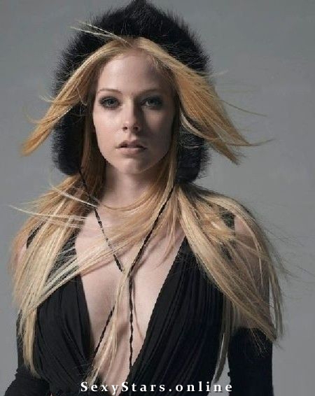 Avril Lavigne nahá. Fotka - 40