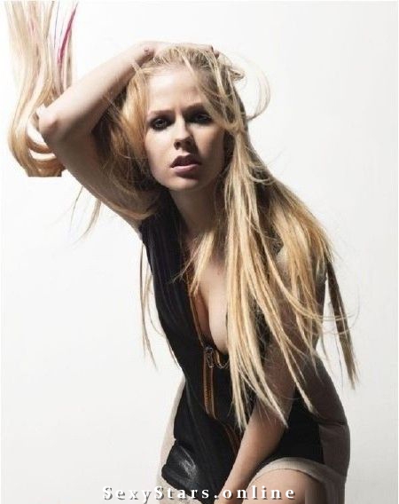 Avril Lavigne nahá. Fotka - 41
