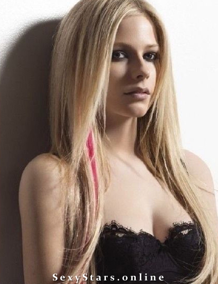 Avril Lavigne nahá. Fotka - 43