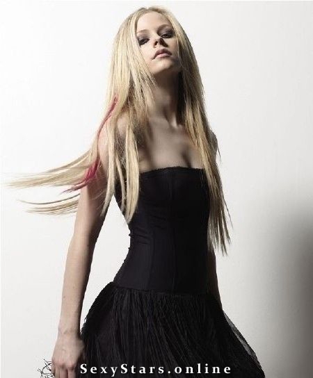 Avril Lavigne nahá. Fotka - 8