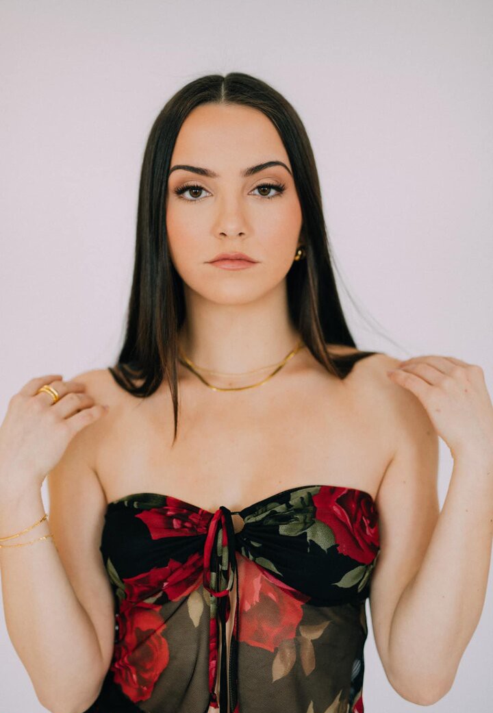 Hannah Cheramy Nackt. Fotografie - 4