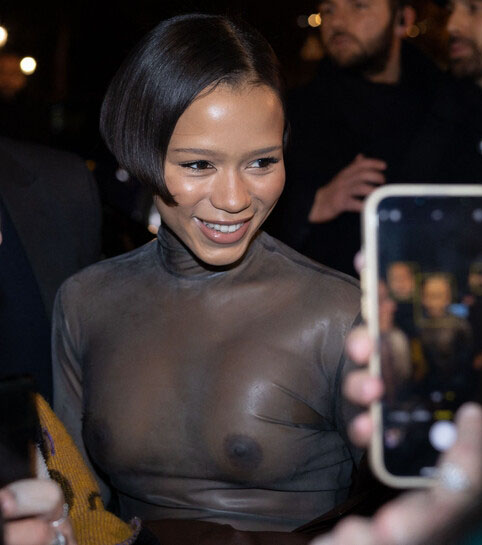 Taylor Russell nahá. Fotka - 7