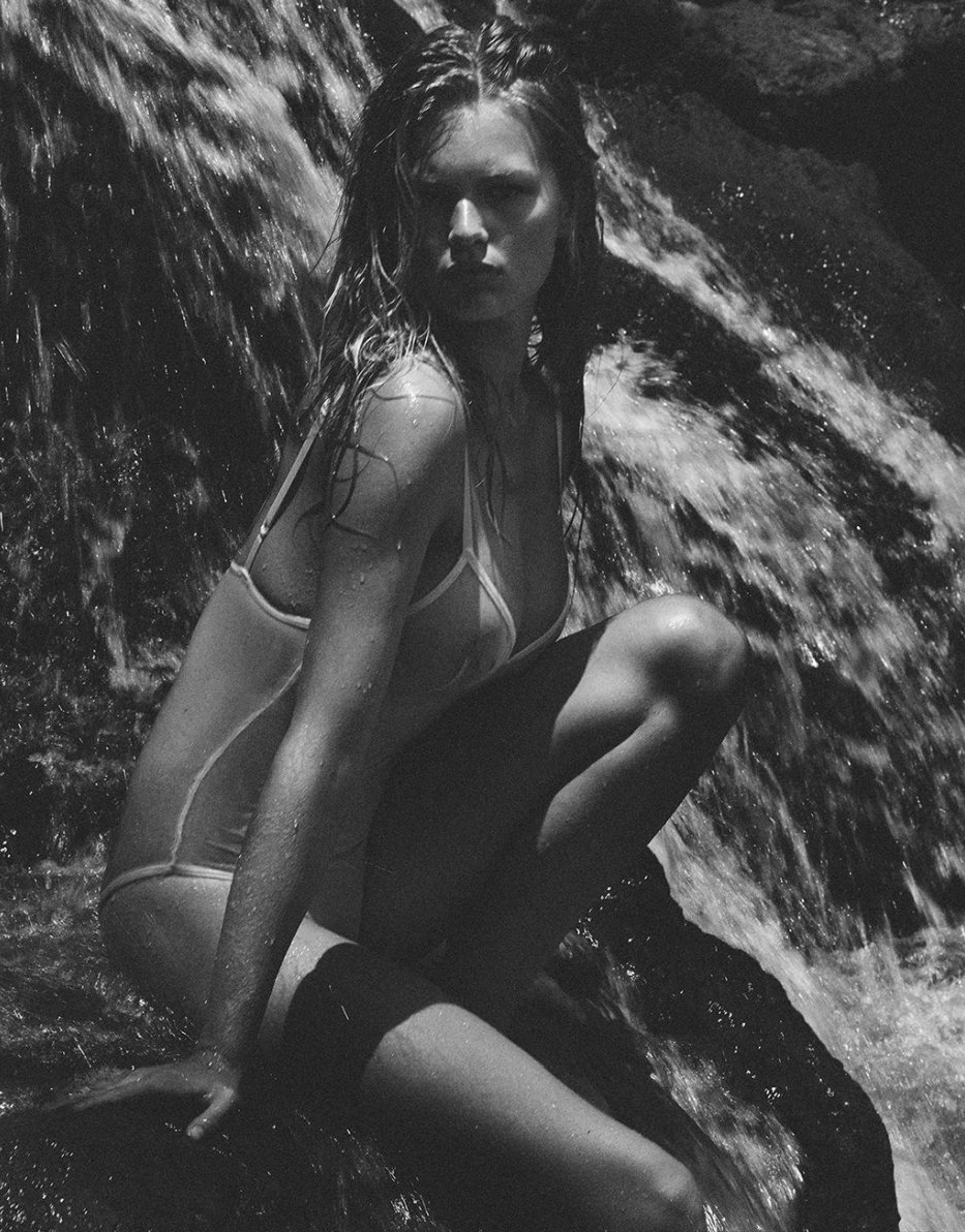 Anna Ewers Nackt. Fotografie - 10