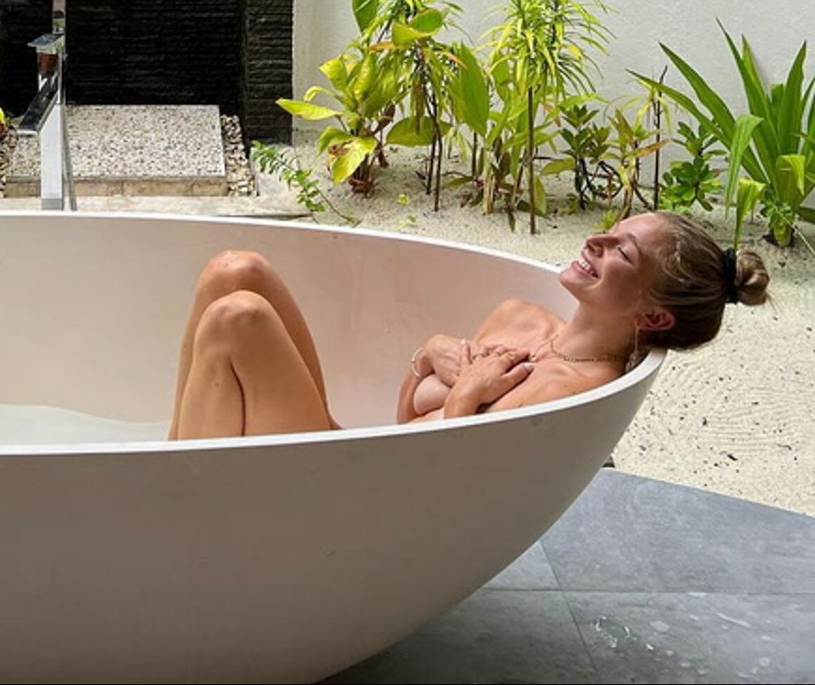 Lola Weippert Nackt. Fotografie - 24