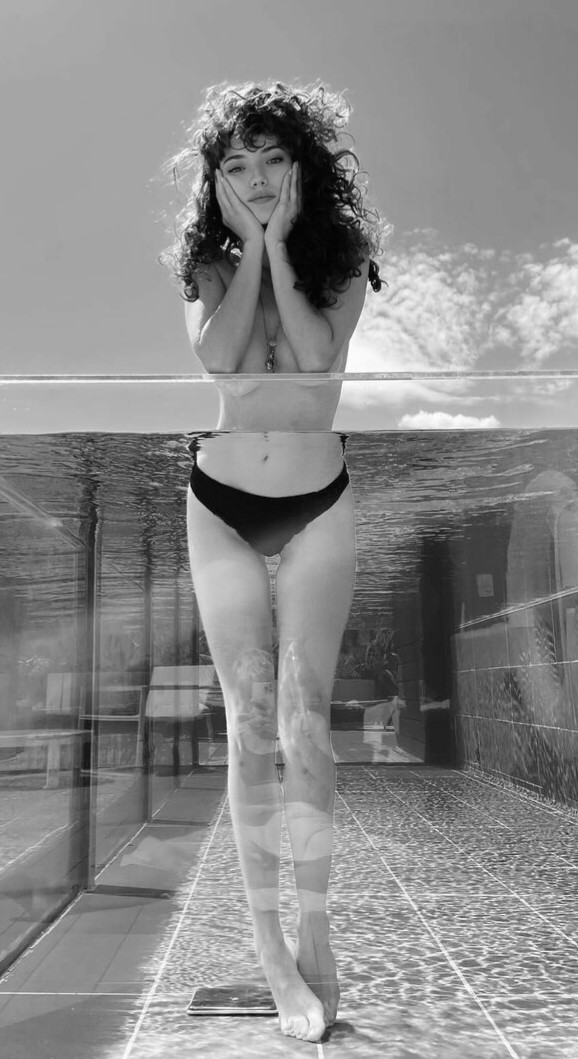 Gabriela Andrada nahá. Fotka - 6