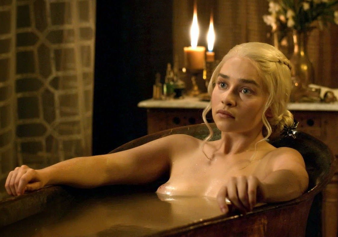 Emilia Clarke nude. Photo - 21
