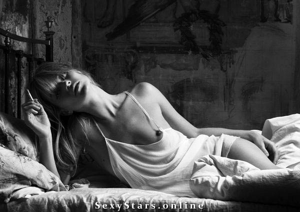 Kate Moss nahá. Fotka - 39