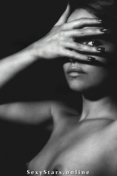 Monica Bellucci nude. Photo - 12