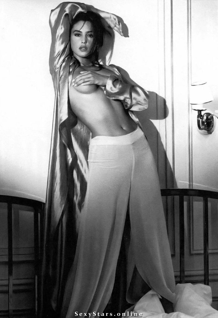 Monica Bellucci nude. Photo - 74