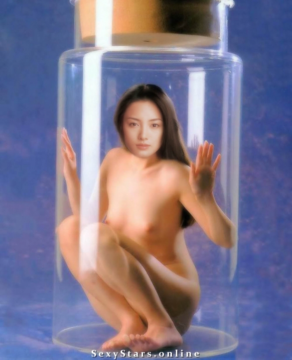 Юкиэ Накама голая. Фото - 5
