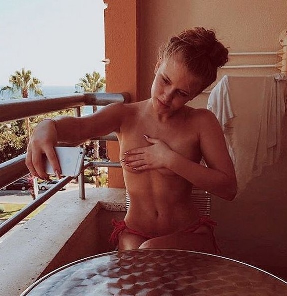 Zara Larsson Nackt. Fotografie - 1