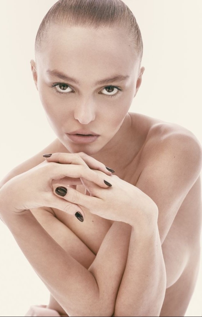 Lily-Rose Depp nude. Photo - 24