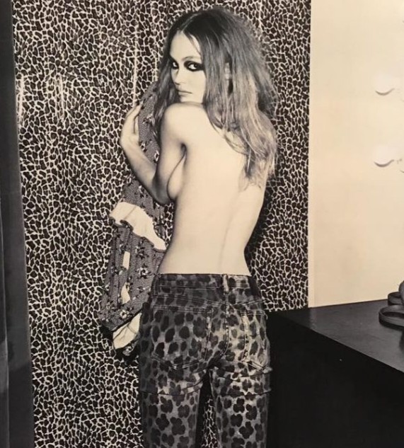 Lily-Rose Depp nude. Photo - 38