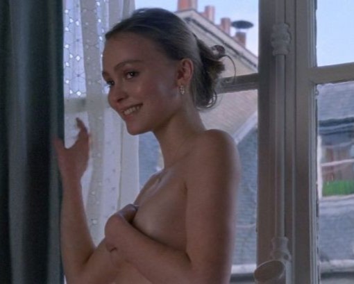 Lily-Rose Depp nude. Photo - 9