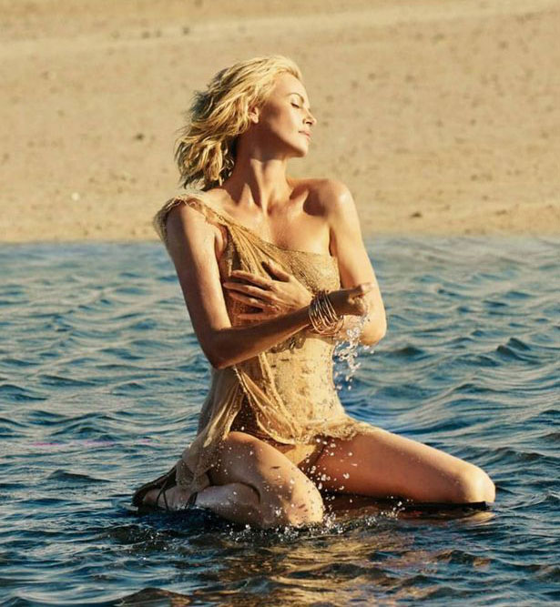 Charlize Theron Nackt. Fotografie - 250