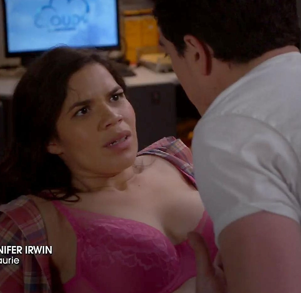 America Ferrera nahá. Fotka - 13