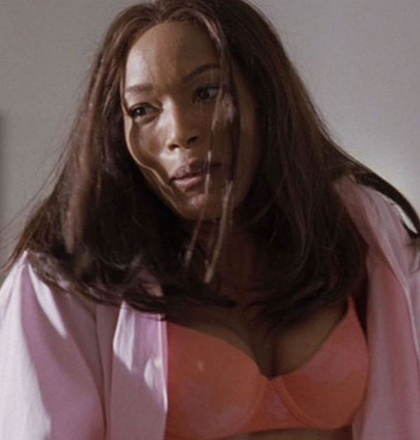 Angela Bassett nahá. Fotka - 11