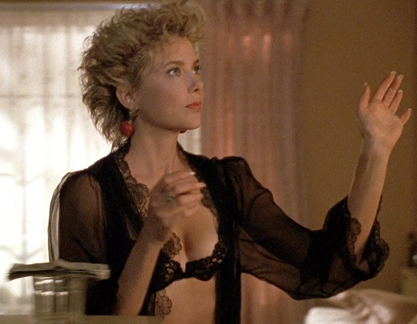 Annette Bening nude. Photo - 3