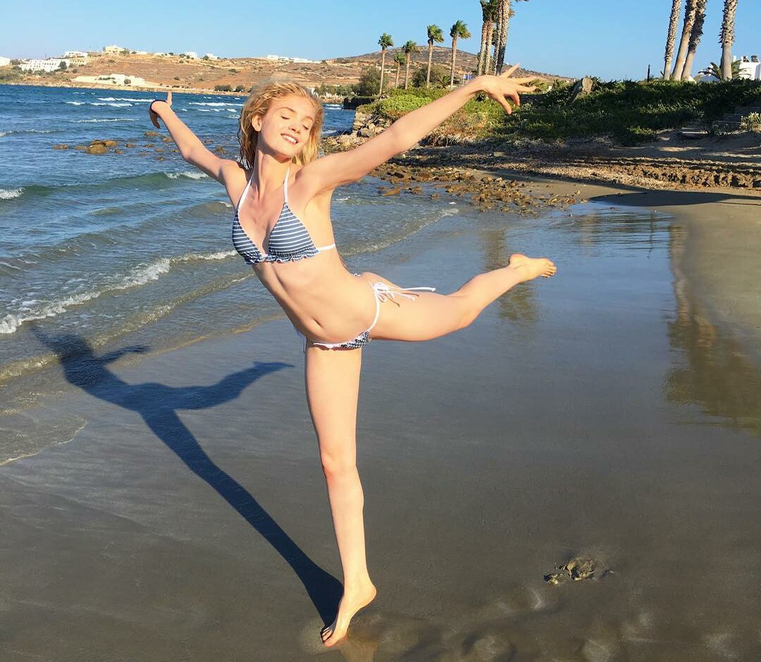 Elena Kampouris Nackt. Fotografie - 5