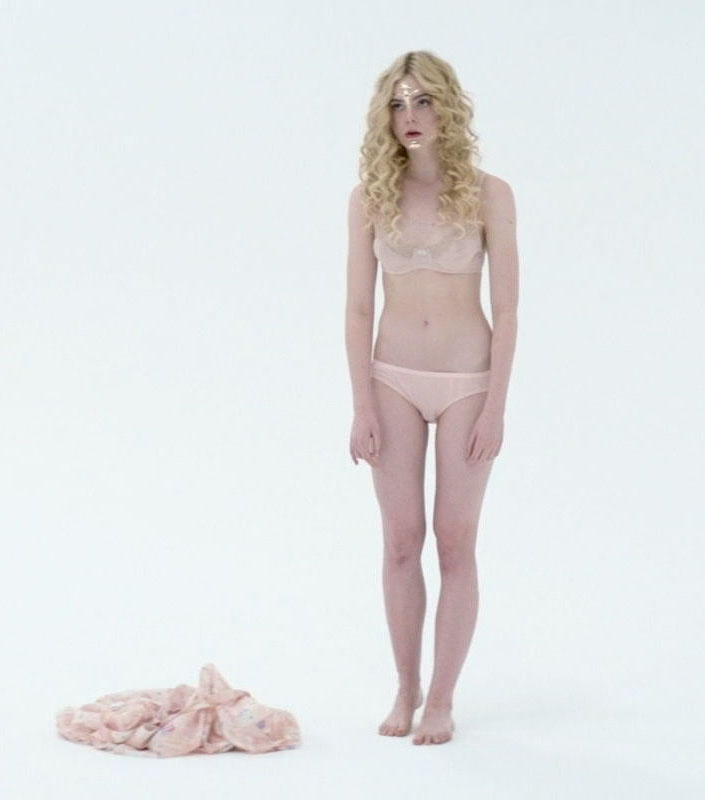 Elle Fanning Nackt. Fotografie - 1