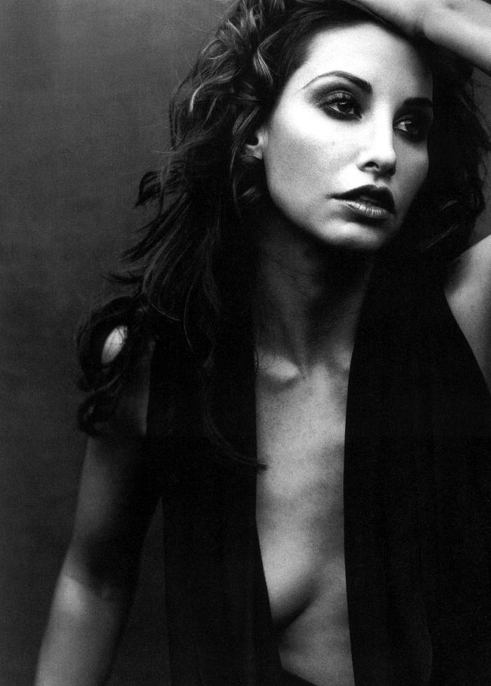 Gina Gershon nude. Photo - 25