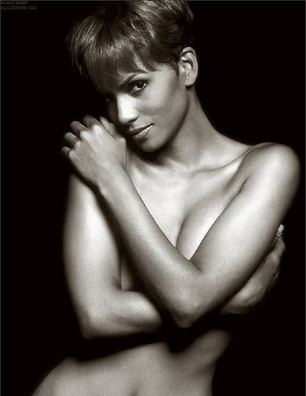 Halle Berry nude. Photo - 23