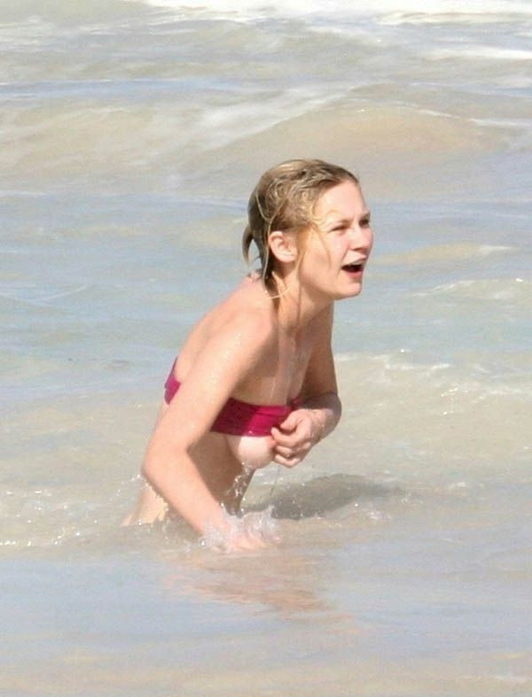 Kirsten Dunst nude. Photo - 3