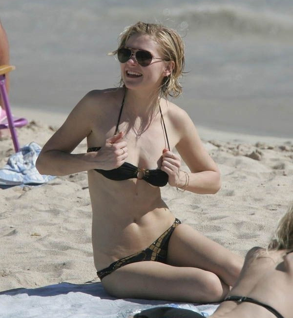 Kirsten Dunst nude. Photo - 30