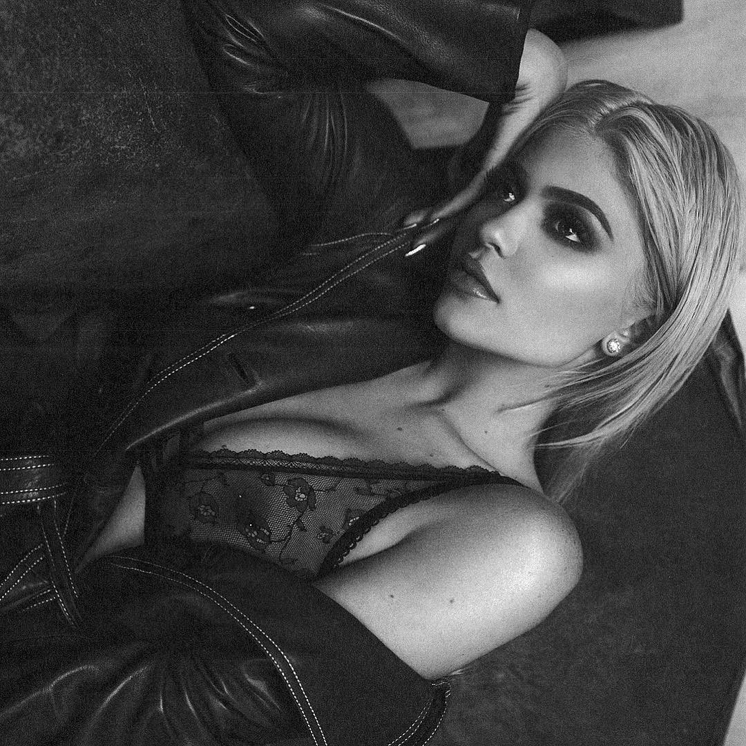 Кайли Дженнер голая. Фото - 87