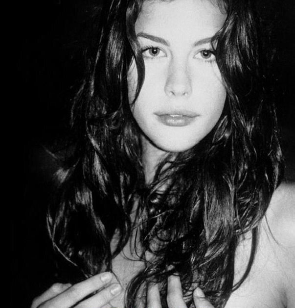 Liv Tyler hot Wallpapers Free Download |Bikini|Sexy 