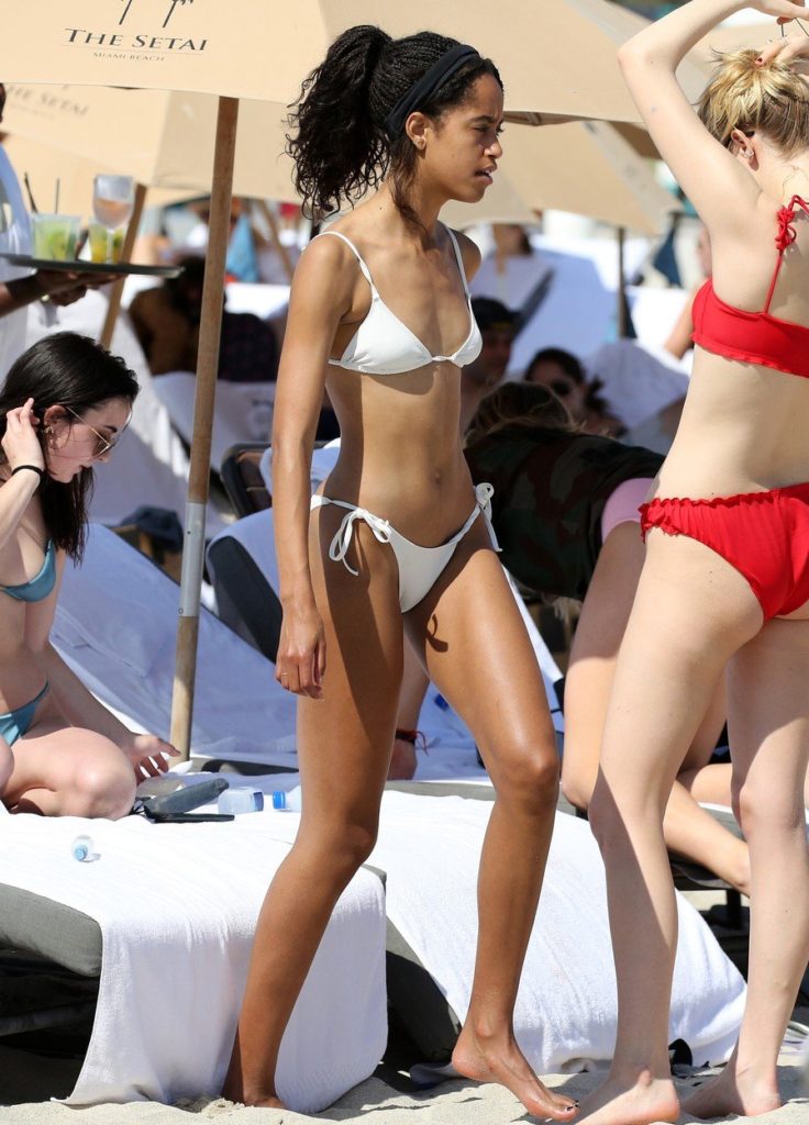 Malia Ann Obama nude. Photo - 17