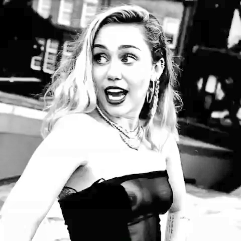 Miley Cyrus голая. 