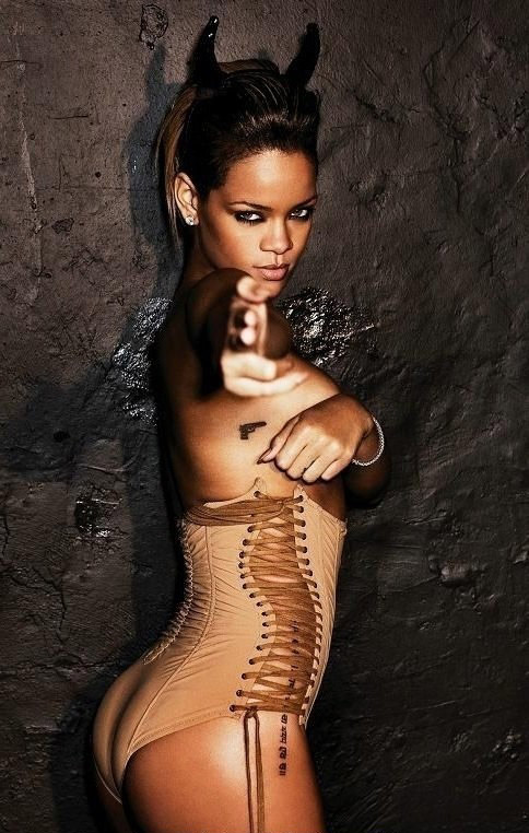 Rihanna Nackt. Fotografie - 14