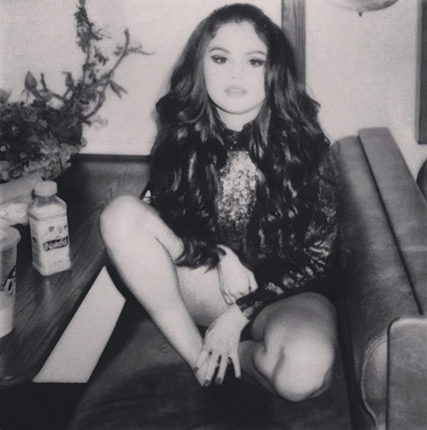 Selena Gomez Nago. Zdjęcia - 26