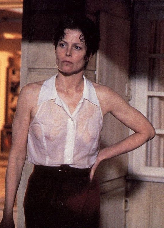 Naked pictures of sigourney weaver
